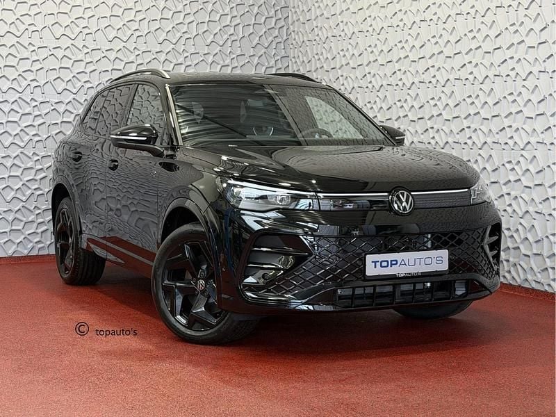 Zwart (metallic) Nieuw 2025 VW Tiguan Style SUV | € 54.888 (Goede deal) - Afbeelding 1/4