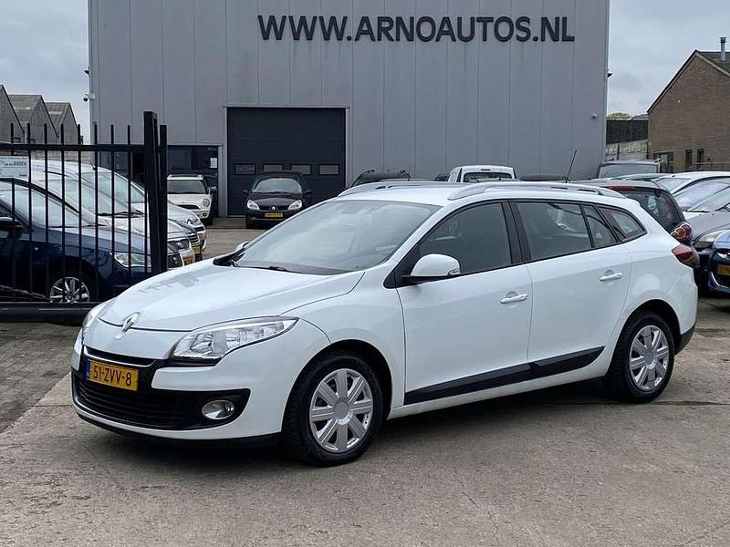Wit, metallic lak Occasion 2013 Renault Mégane GrandTour Expression Stationwagen | € 3.500 - Afbeelding 1/4