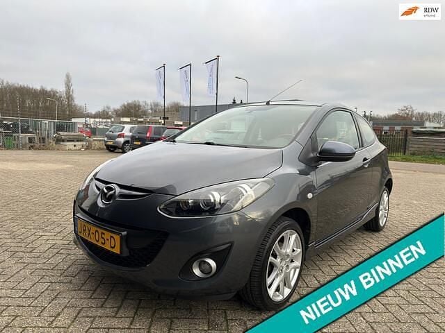 Grijs Gebruikt 2011 Mazda 2 Hatchback | € 4.950 (Eerlijke prijs) - Afbeelding 1/4