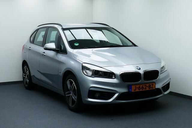 Grijs Gebruikt 2018 BMW 218 Executive Stationwagen | € 15.949 (Goede deal) - Afbeelding 1/4