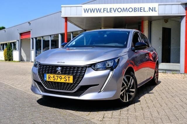 Grijs Gebruikt 2022 Peugeot 208 Allure Hatchback | € 14.450 (Goede deal) - Afbeelding 1/4