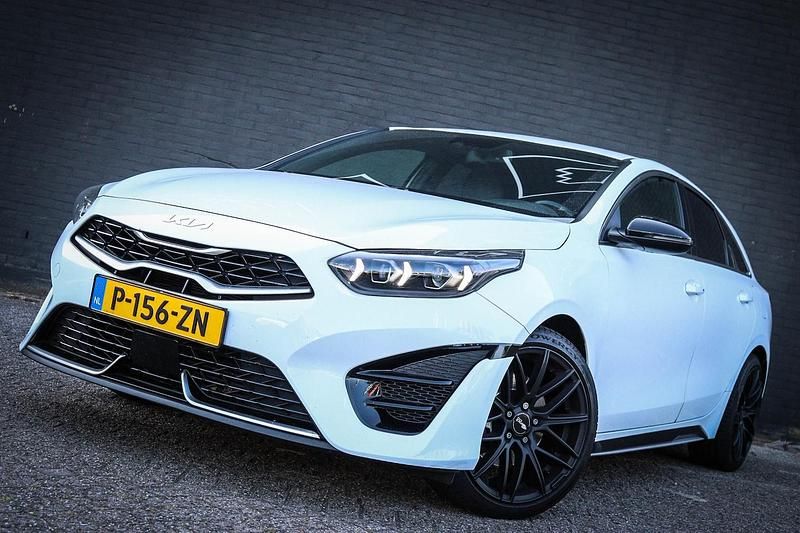 Wit Occasion 2022 Kia ProCeed GT-Line Stationwagen | € 22.150 (Eerlijke prijs) - Afbeelding 1/4