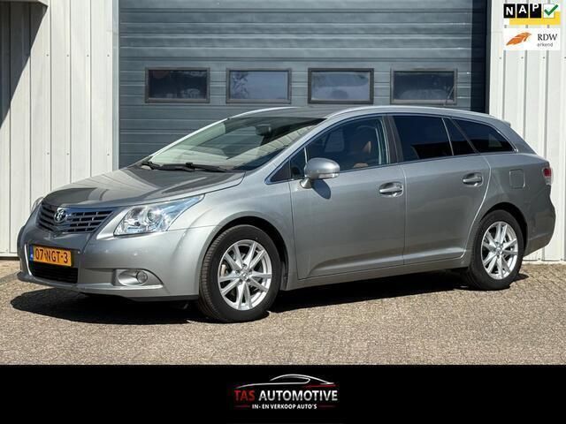 Grijs Gebruikt 2010 Toyota Avensis Business Edition Stationwagen | € 9.450 (Eerlijke prijs) - Afbeelding 1/4