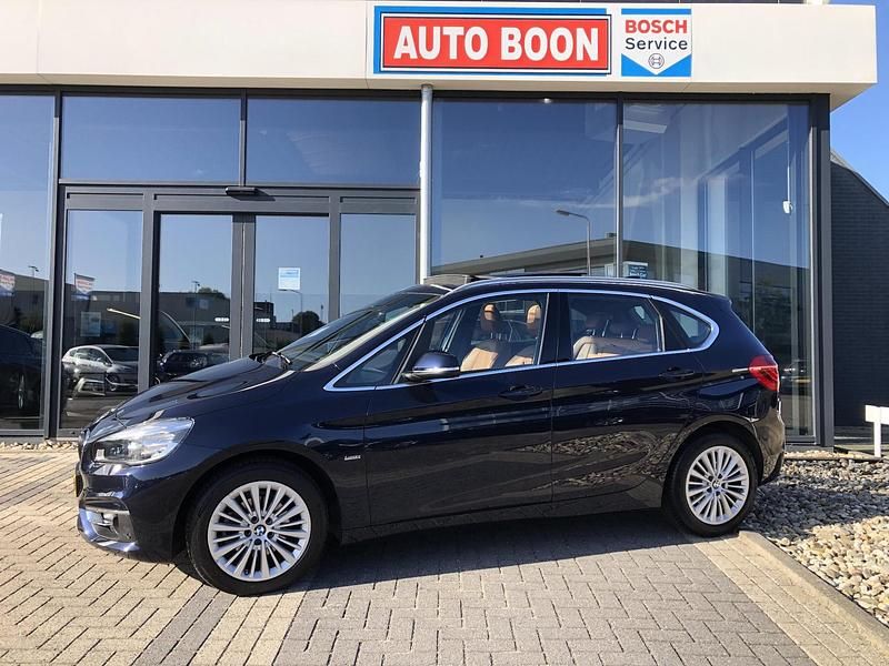 Blauw Gebruikt 2017 BMW 218 Executive MPV | € 18.950 (Eerlijke prijs) - Afbeelding 1/4