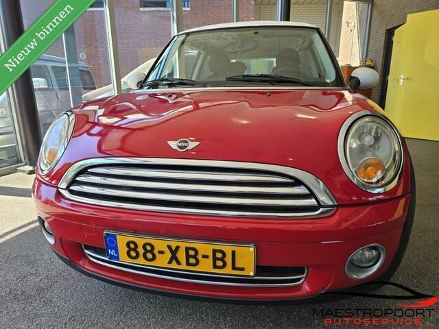 Rood Gebruikt 2007 Mini Cooper Pepper Hatchback | € 1.999 (Duur) - Afbeelding 1/4