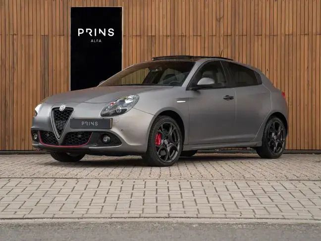 Grijs Gebruikt 2016 Alfa Romeo Giulietta Exclusive Hatchback | € 20.900 (Duur) - Afbeelding 1/4