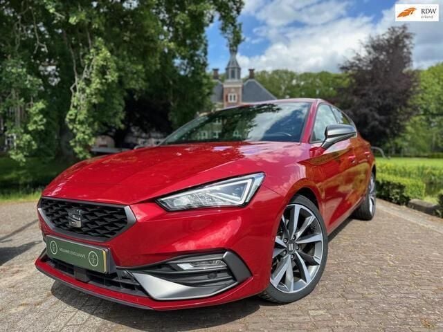 Rood Gebruikt 2021 Seat Leon Business Hatchback | € 20.488 (Eerlijke prijs) - Afbeelding 1/4