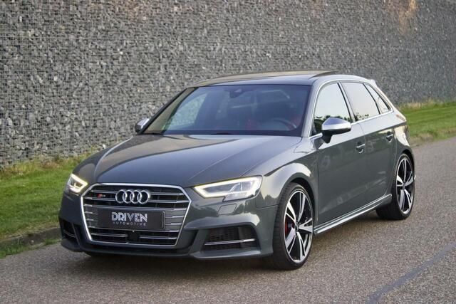 Grijs Gebruikt 2018 Audi RS3 Comfort Hatchback | € 31.990 - Afbeelding 1/4