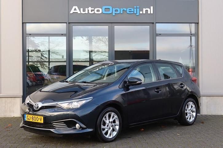 Grijs Occasion 2015 Toyota Auris Hatchback | € 13.995 (Eerlijke prijs) - Afbeelding 1/4