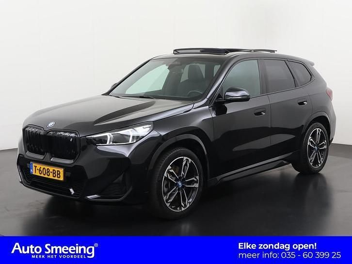 Zwart Occasion 2023 BMW iX1 M Sport SUV | € 41.895 (Eerlijke prijs) - Afbeelding 1/4