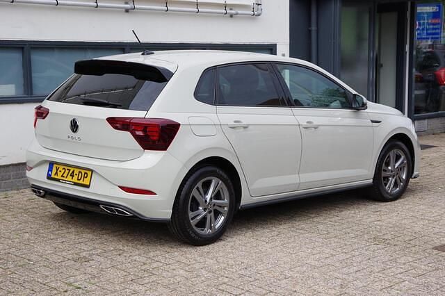 Grijs Gebruikt 2023 VW Polo R-line Hatchback | € 23.950 (Eerlijke prijs) - Afbeelding 1/4