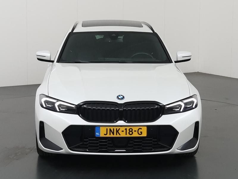 Occasion BMW 330 Comfort Edition 293 PK (215 kW) 2023 Wit Stationwagen