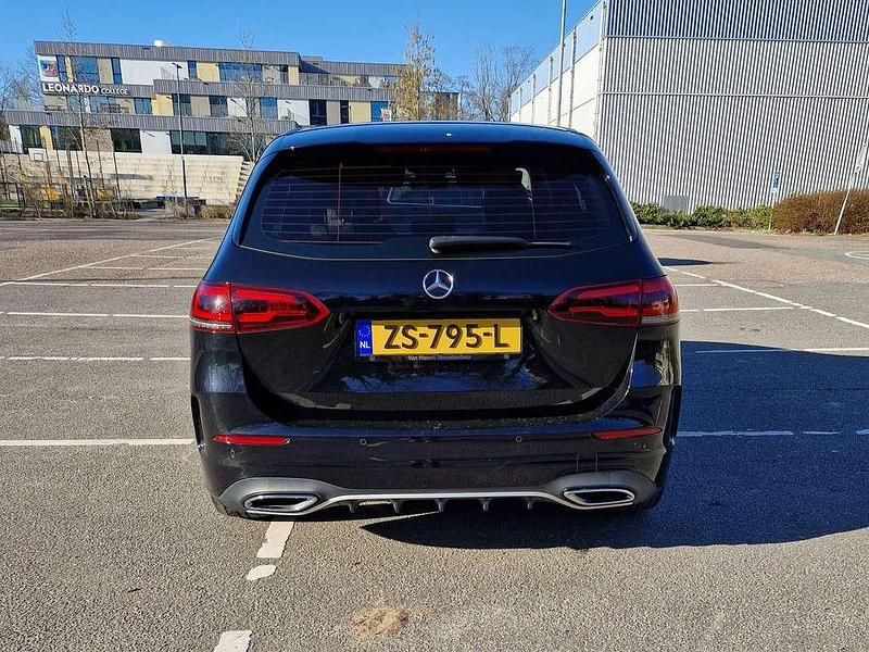 Zwart Gebruikt 2019 Mercedes B180 Business MPV | € 21.750 (Duur) - Afbeelding 1/4