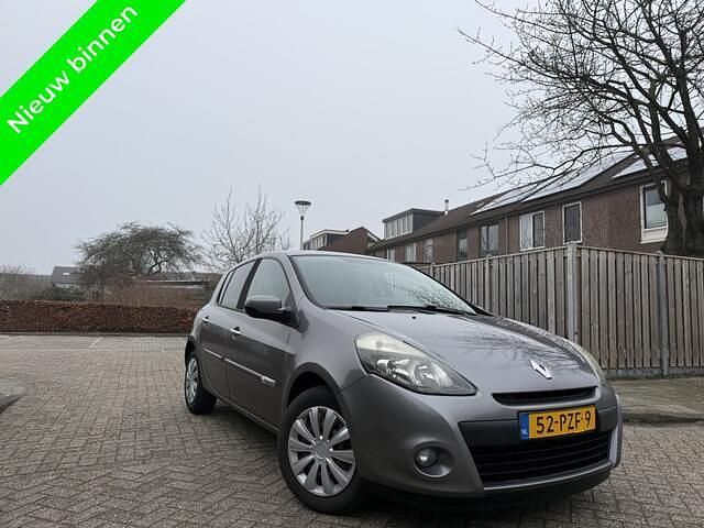 Grijs Occasion 2011 Renault Clio II Hatchback | € 2.799 (Eerlijke prijs) - Afbeelding 1/4