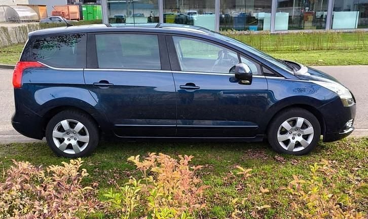 Gebruikt 2010 Peugeot 5008 | € 3.750 (Eerlijke prijs) - Afbeelding 1/4