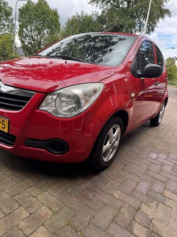 Rood Gebruikt 2009 Opel Agila Essentia Stationwagen | € 1.995 (Goede deal) - Afbeelding 1/4