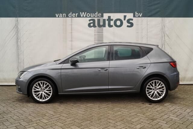 Grijs Gebruikt 2018 Seat Leon Business Hatchback | € 12.900 - Afbeelding 1/4