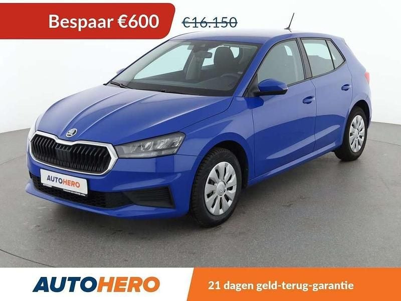 Blauw Gebruikt 2023 Skoda Fabia Easy Hatchback | € 15.749 - Afbeelding 1/3