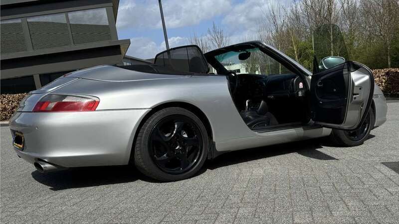 Gebruikt 2002 Porsche 911 Carrera 4 Cabriolet Cabriolet | € 29.996 - Afbeelding 1/4