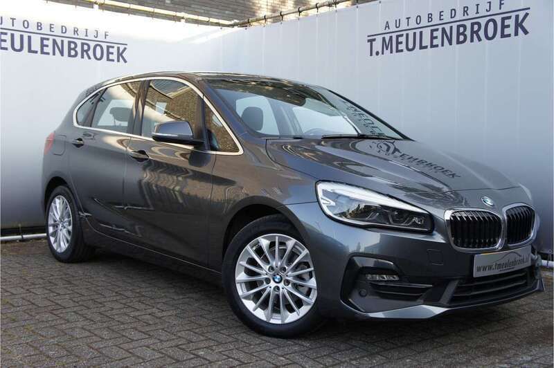 Grijs Gebruikt 2021 BMW 218 Active Tourer Performance MPV | € 25.950 (Super prijs) - Afbeelding 1/4