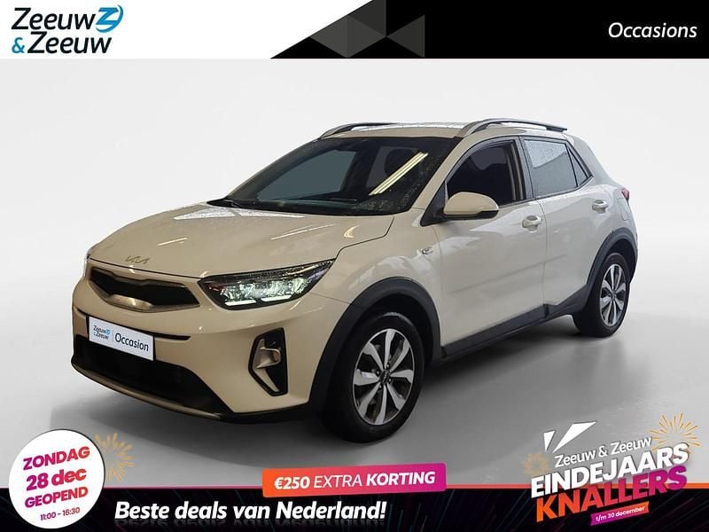 Wit Gebruikt 2023 Kia Stonic SUV | € 21.400 (Eerlijke prijs) - Afbeelding 1/4
