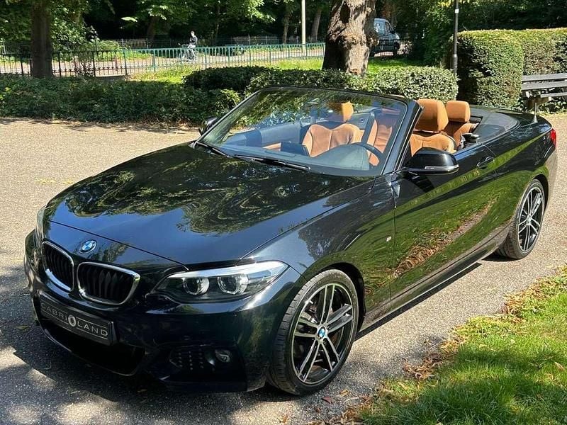 Zwart Gebruikt 2018 BMW 220 Executive Cabriolet | € 23.500 (Eerlijke prijs) - Afbeelding 1/3