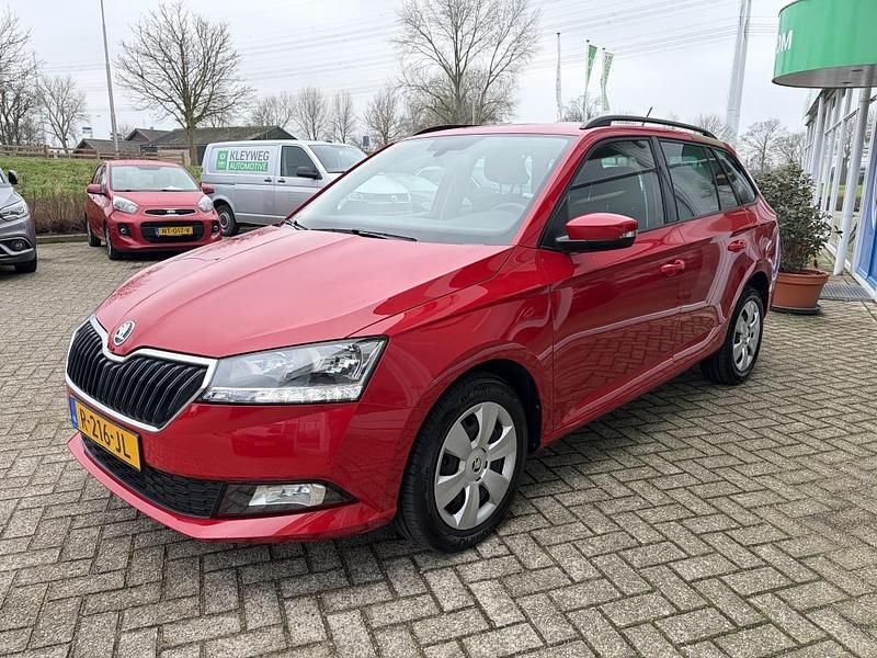 Occasion Skoda Fabia Ambition 2022 Rood Stationwagen