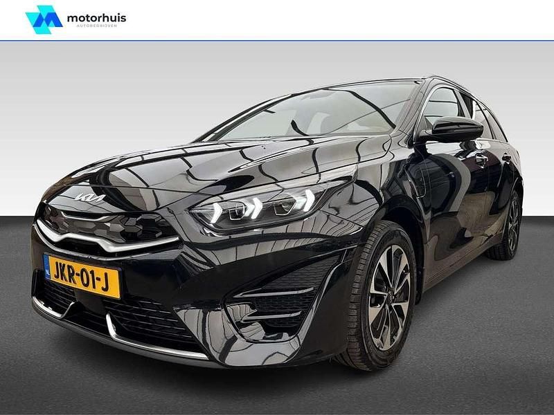 Zwart (metallic) Occasion 2023 Kia Ceed Sportswagon Stationwagen | € 24.945 (Eerlijke prijs) - Afbeelding 1/4