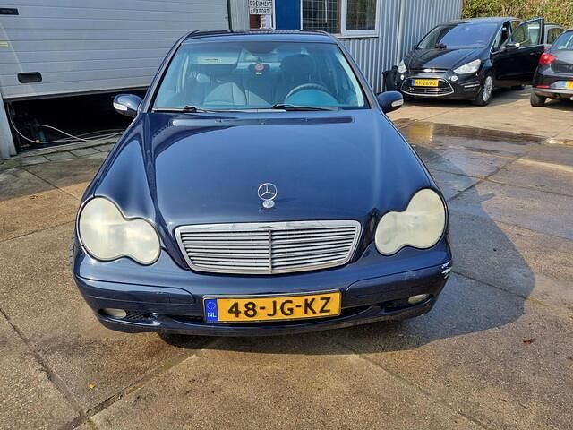 Blauw Gebruikt 2002 Mercedes C180 Classic Sedan | € 1.000 (Goede deal) - Afbeelding 1/4