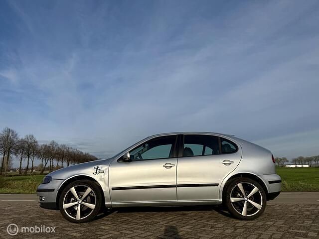 Occasion Seat Leon 125 PK (91 kW) 2001 Grijs Hatchback