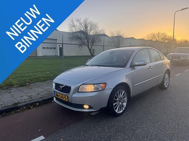 Grijs Gebruikt 2010 Volvo S40 Sedan | € 6.399 - Afbeelding 1/4