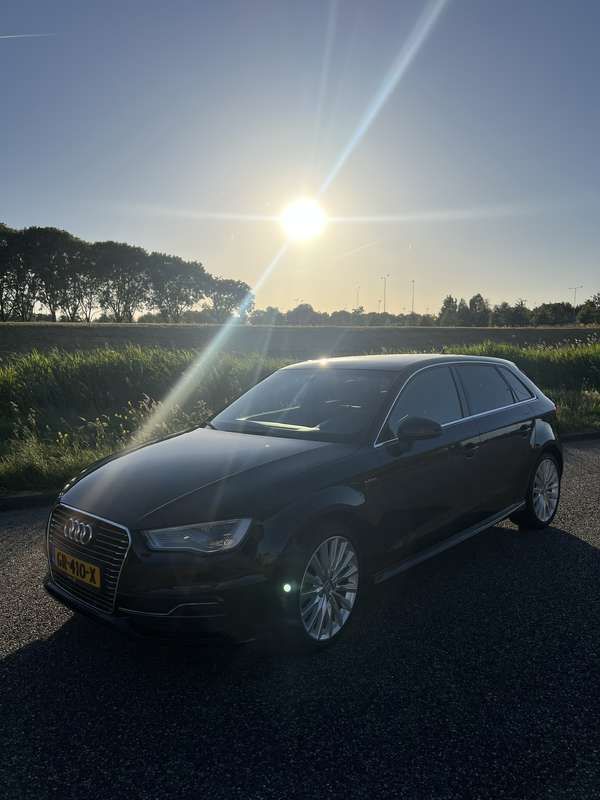 Zwart Gebruikt 2015 Audi A3 Hatchback | € 15.900 (Eerlijke prijs) - Afbeelding 1/4