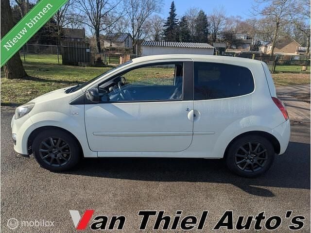 Occasion Renault Twingo Collection 75 PK (55 kW) 2012 Geel Hatchback