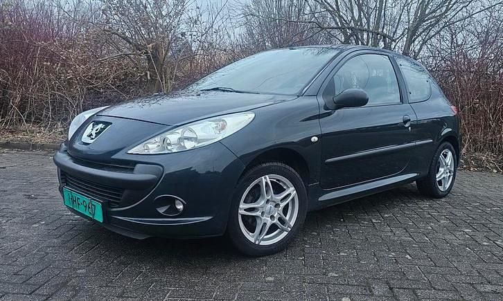 Gebruikt 2009 Peugeot 206+ Hatchback | € 2.450 (Eerlijke prijs) - Afbeelding 1/4