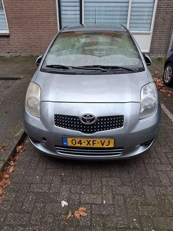 Occasion 2007 Toyota Yaris Sol MPV | € 1.000 (Super prijs) - Afbeelding 1/4