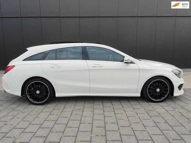 Wit Gebruikt 2015 Mercedes CLA180 AMG Sedan | € 22.750 (Iets duurder) - Afbeelding 1/4