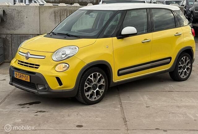 Geel Gebruikt 2013 Fiat 500L Trekking MPV | € 2.750 (Super prijs) - Afbeelding 1/4