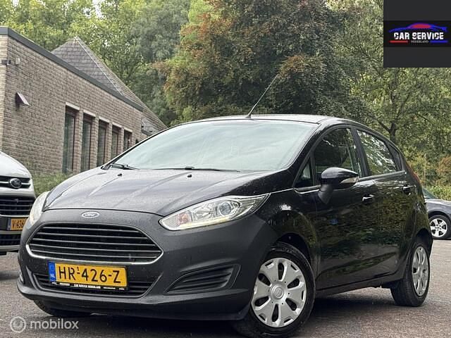 Zwart Gebruikt 2015 Ford Fiesta Titanium Hatchback | € 5.199 (Eerlijke prijs) - Afbeelding 1/4