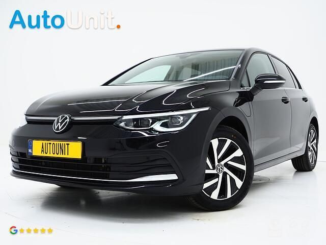 Zwart, metallic lak Gebruikt 2021 VW Golf VIII Style Hatchback | € 22.840 (Eerlijke prijs) - Afbeelding 1/4