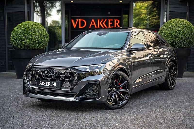 Grijs Nieuw 2025 Audi Q8 S-Line SUV | € 112.650 (Eerlijke prijs) - Afbeelding 1/4
