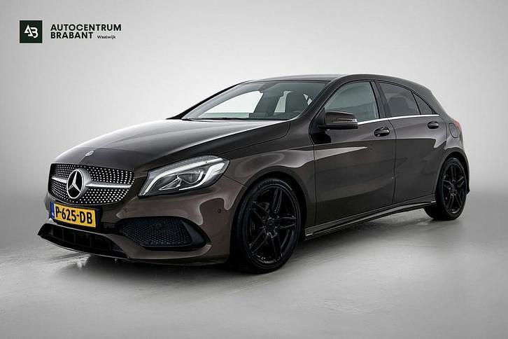 Bruin Occasion 2016 Mercedes A180 Style Hatchback | € 16.995 (Eerlijke prijs) - Afbeelding 1/3