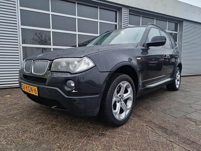 Zwart Occasion 2009 BMW X3 SUV | € 6.959 (Eerlijke prijs) - Afbeelding 1/4