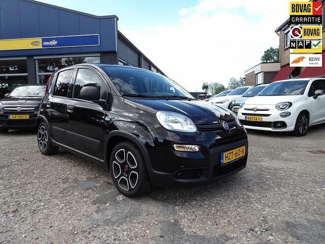 Zwart Gebruikt 2021 Fiat Panda City Life Hatchback | € 11.950 (Goede deal) - Afbeelding 1/4
