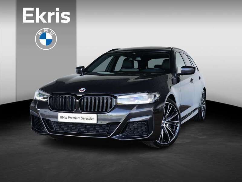 Grijs, metallic lak Gebruikt 2022 BMW 540 M Sport Stationwagen | € 61.495 (Eerlijke prijs) - Afbeelding 1/4