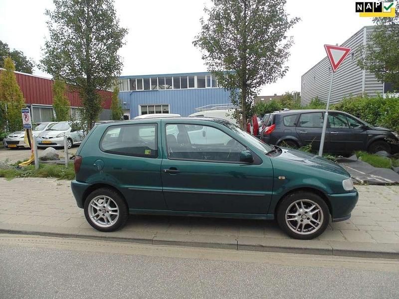 Groen Occasion 1997 VW Polo Hatchback | € 1.250 (Super prijs) - Afbeelding 1/4