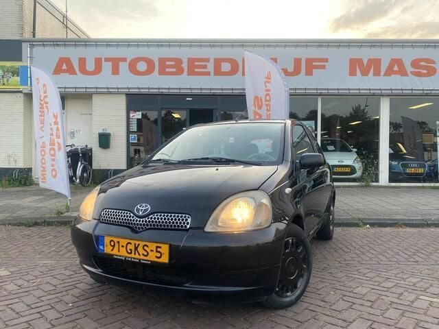 Zwart Gebruikt 1999 Toyota Yaris Hatchback | € 1.450 (Goede deal) - Afbeelding 1/4