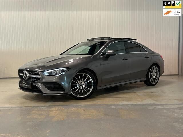 Grijs Gebruikt 2022 Mercedes CLA180 AMG line Sedan | € 33.900 (Iets duurder) - Afbeelding 1/4