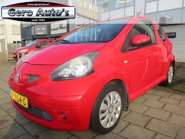 Rood Gebruikt 2006 Toyota Aygo Hatchback | € 1.750 (Goede deal) - Afbeelding 1/4
