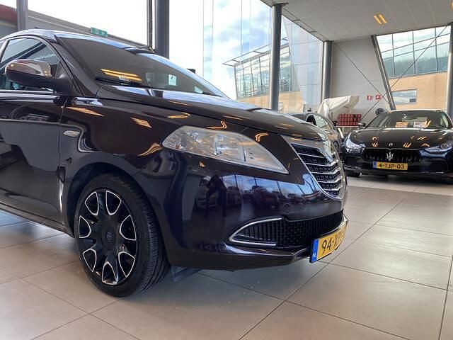 Occasion Lancia Ypsilon Gold 86 PK (63 kW) 2012 Paars (metallic) Hatchback