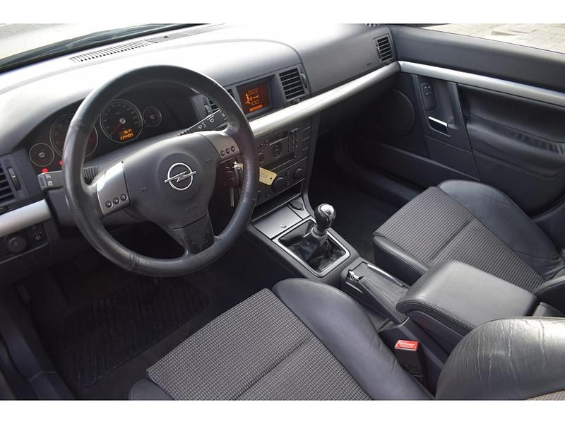 Occasion Opel Vectra Elegance 123 PK (90 kW) 2003 Grijs Hatchback